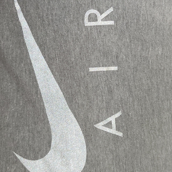 Nike tee - Picture 1 of 3